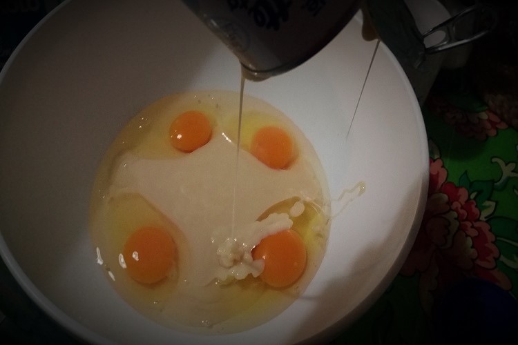 latte condensato e uova