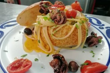 Spaghetti di mare in crosta di pane Amma cucenà